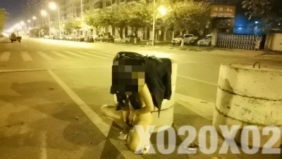 广州系列外露自慰被路人发现